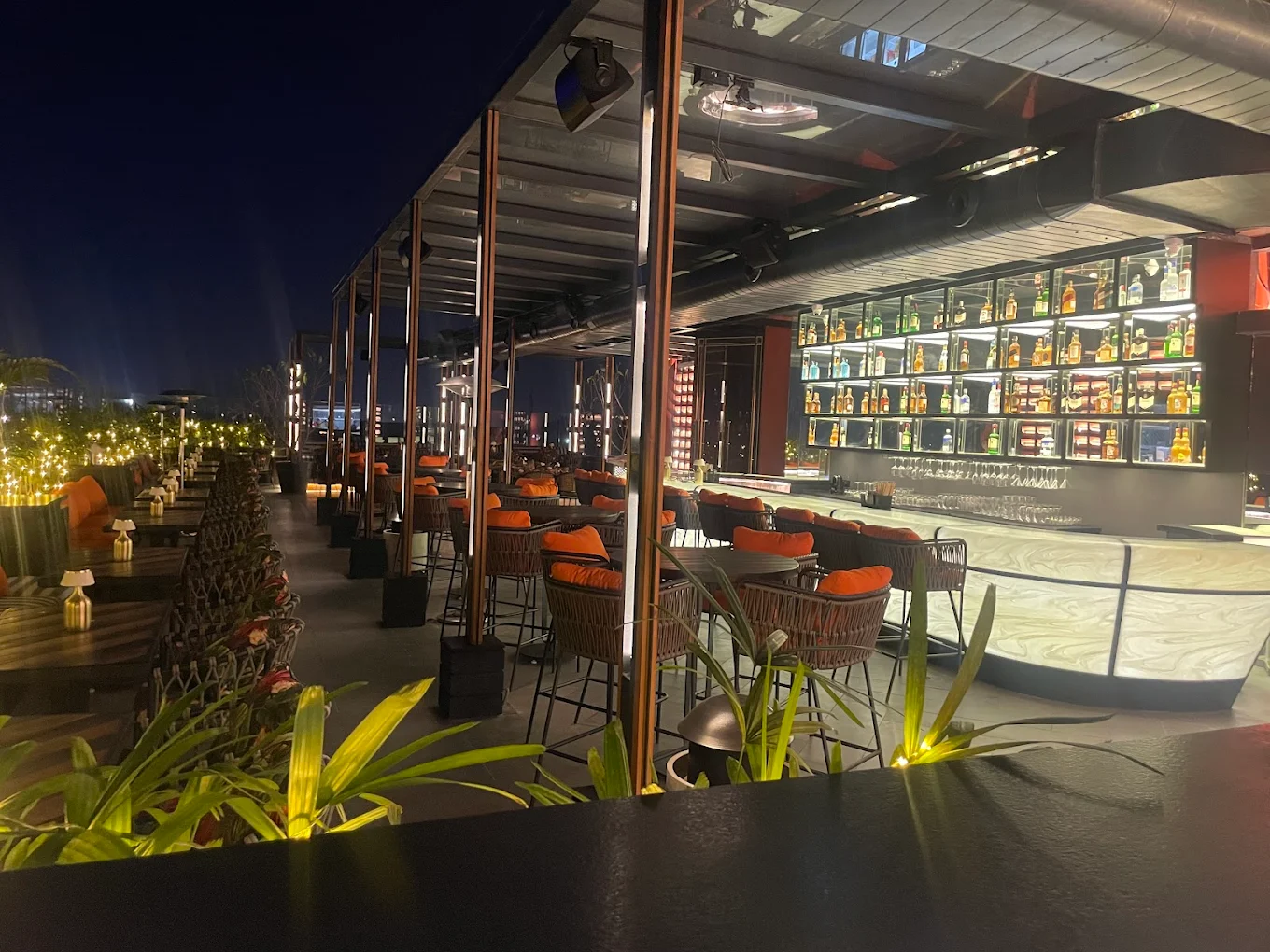 Slounge Skybar & Kitchen