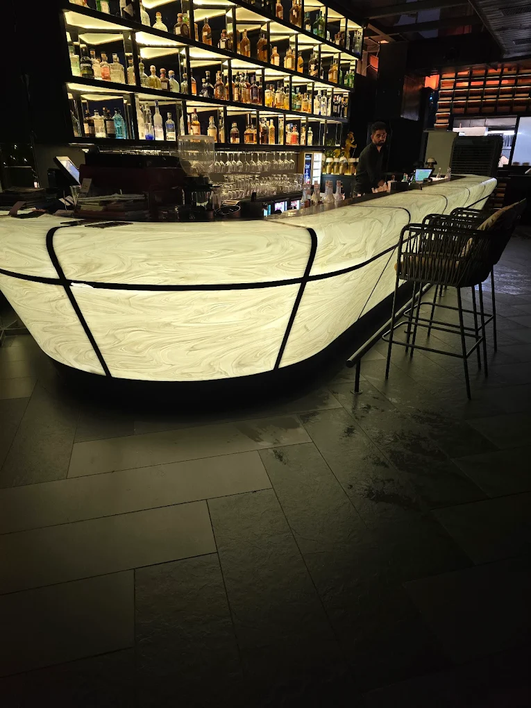 Slounge Skybar & Kitchen