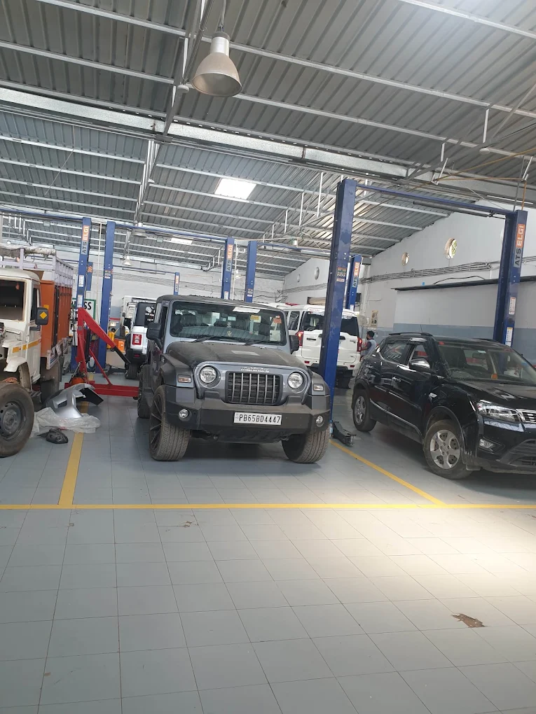 Mahindra HBS Motors Commercial Vehicles